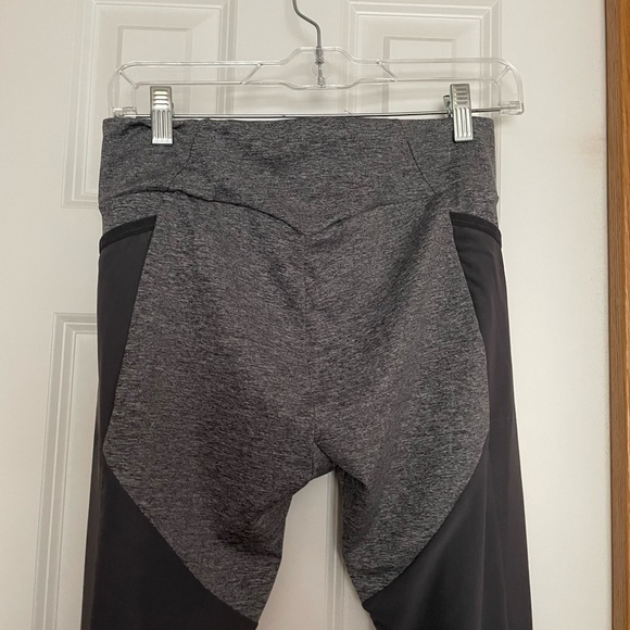 Gymshark Grey Mesh Back Leggings Size Large - Picture 3 of 9